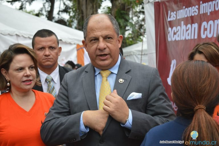 Luis Guillermo Solís veta parcialmente Ley para eliminar pensiones de lujo