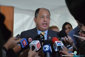 Albino le reclaman a Solís por “analizar” un nuevo TLC