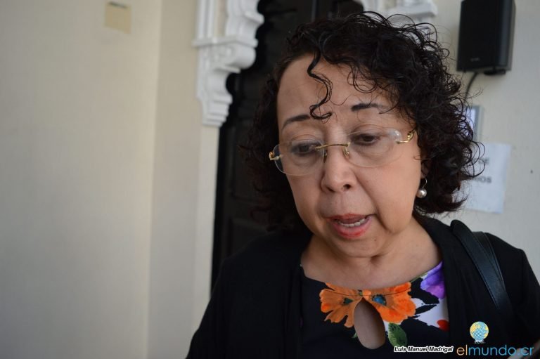 Frente Amplio pide destitución de presidenta de la CCCSS