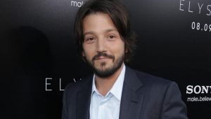 Diego Luna: “Estoy aquí para informarme cómo se derriban muros”