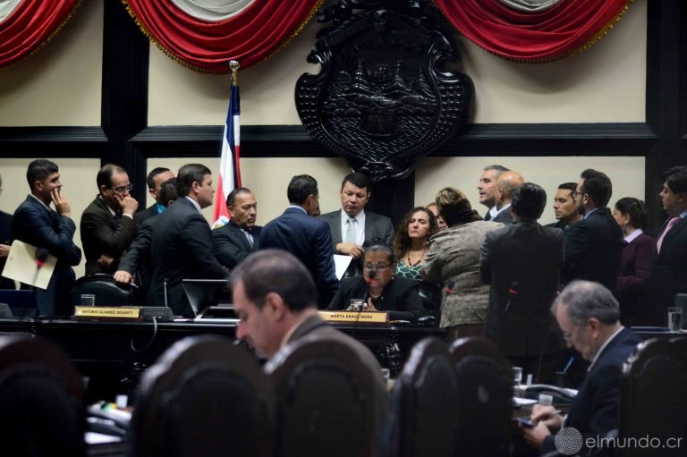 Diputados aprueban en segundo debate presupuesto para damnificados del huracán Otto