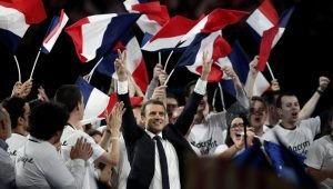 Macron visitará a Merkel un día después de su toma de posesión