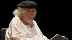 Poeta Cardenal analiza pedir asilo político por “persecución oficial”