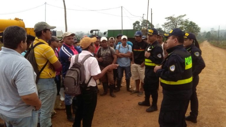 Protestan trabajadores despedidos de piñera en la Zona Norte
