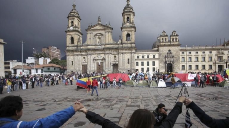 Jefes de las FARC llegan a Colombia para firma de nuevo acuerdo