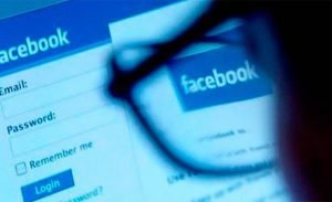 Exempleados de Facebook reconocen haber borrado información de conservadores