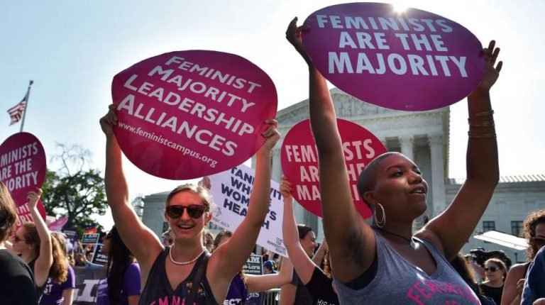 Corte Suprema de EE.UU. ratifica derecho al aborto y deroga Leyes que lo obstaculizaban