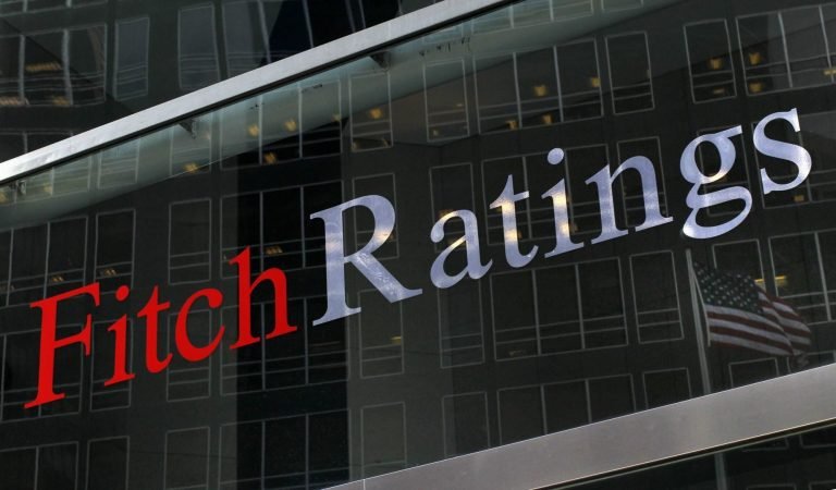 Fitch Ratings mejora calificación de riesgo soberana de Costa Rica