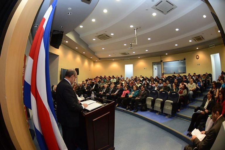 Cinco carreras de ingenierías en la Universidad de Costa Rica ya están acreditadas por SINAES