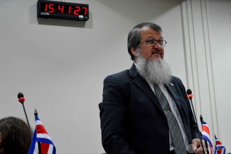 Diputado reporta un valor fiscal de 100 colones por ocho propiedades