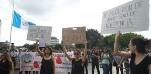 Denuncian tortura y violación de joven costarricense que exigía justicia por niñas calcinadas en Guatemala