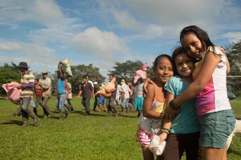 Personal del hospital de San Carlos organiza fiesta para niños afectados por Otto