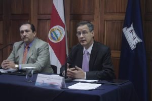 TSE impone medida cautelar a Iglesia católica y evangélica por usar religión con fines políticos