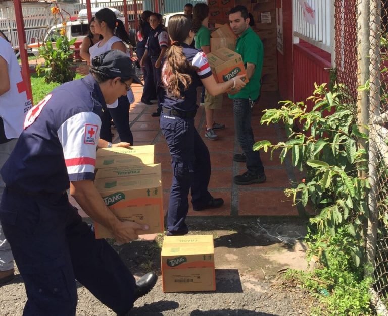 Empresas se unen a la causa y donan productos a damnificados