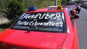 Taxistas divulgan imagen donde se burlan de los usuarios de Uber