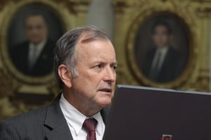 Ottón Solís propone compensación para trabajadores que serían despedidos si se crea el super ministerio