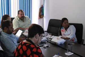 Alcaldes advierten que proyecto de paridad restringiría a las mujeres