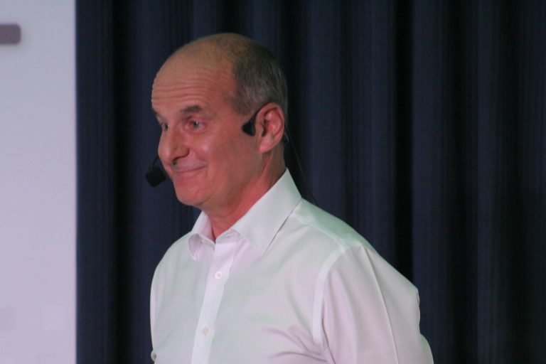 APSE prevé paralizar el 90% de los centros educativos este martes