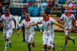 Alajuelense apuesta por refuerzos costarricenses