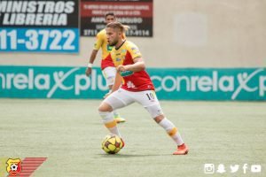 Elías Aguilar es suspendido tres fechas por los hechos en el Saprissa