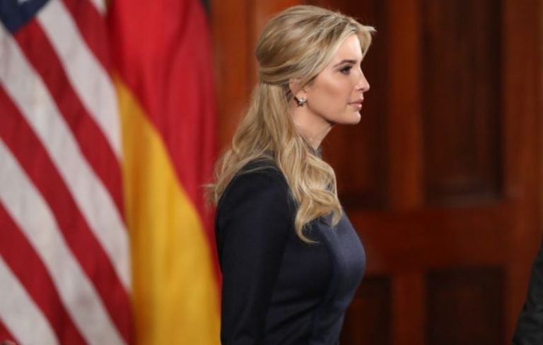 Ivanka Trump acompaña a su padre en la Casa Blanca