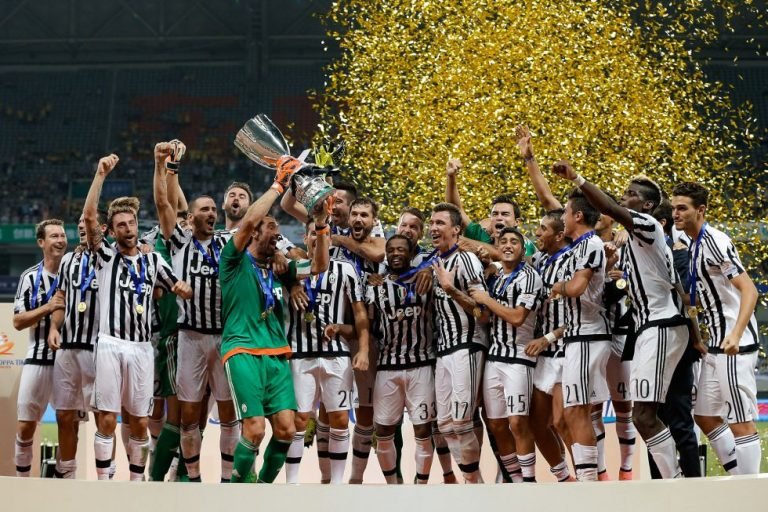 La Juventus vence 2-0 al Lazio y se alza con la Supercopa italiana