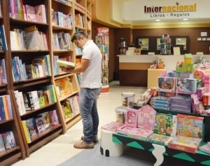Librería Internacional abre sus puertas en San Ramón