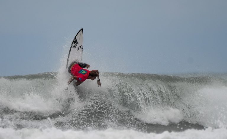 La Copa Beach Club dio inicio con olas de calidad