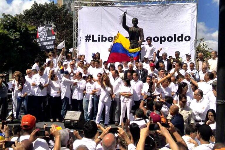 Oposición venezolana exige libertad de Leopoldo López tras declaración de fiscal