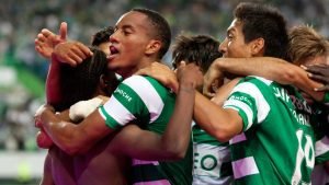 Cambio de líder en Portugal tras triunfo de Sporting ante Oporto (2-0)