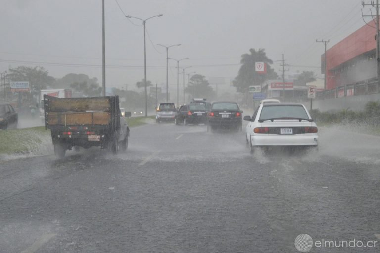 Onda tropical causará tormentas durante la tarde y noche de este martes