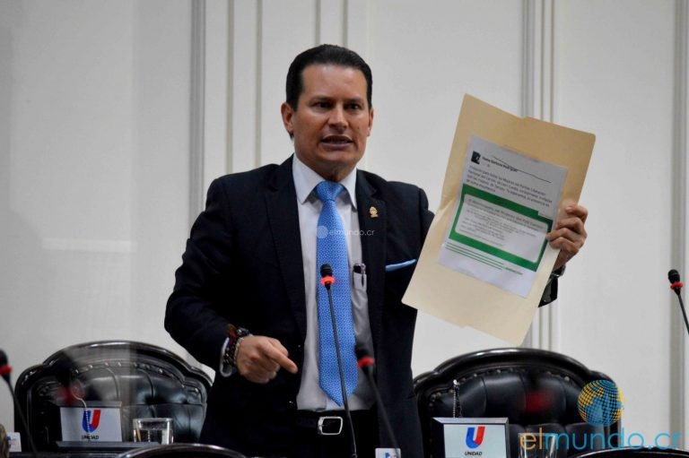 Diputado se defiende ante críticas por denunciar subsidio oculto cargado a combustibles