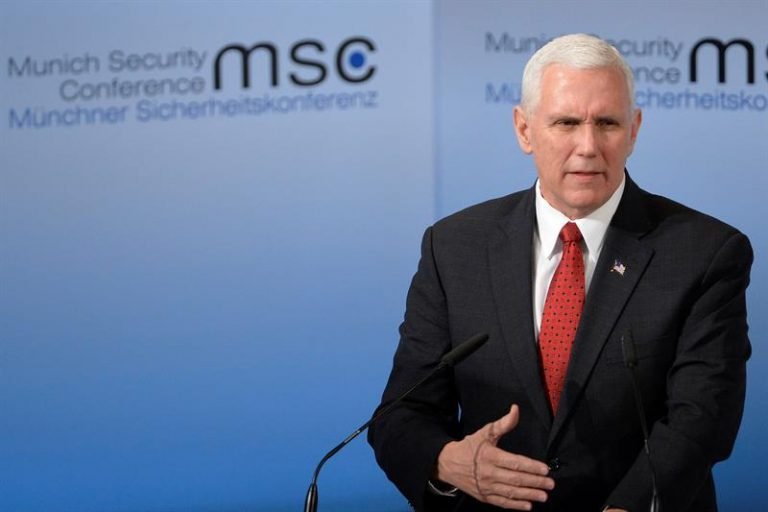 Pence llega a Múnich con un mensaje de fidelidad a Europa