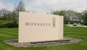 Comisión Europea autoriza la compra de Monsanto por parte de Bayer