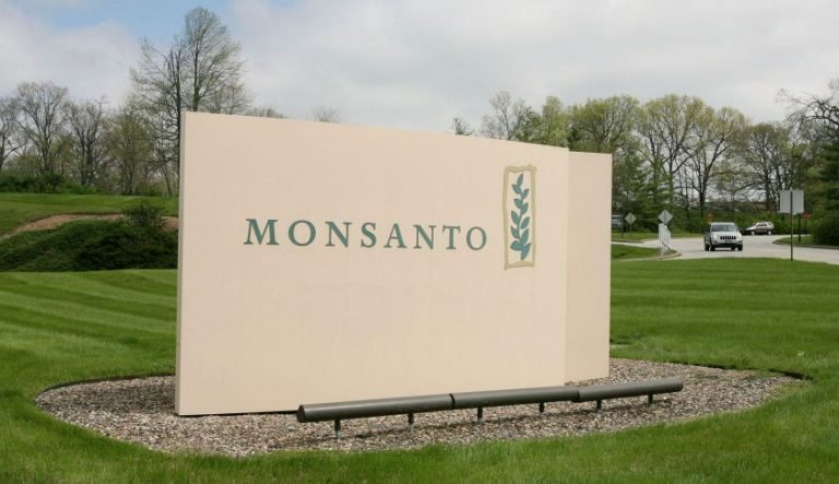 Accionistas de Monsanto aprueban la millonaria fusión con Bayer