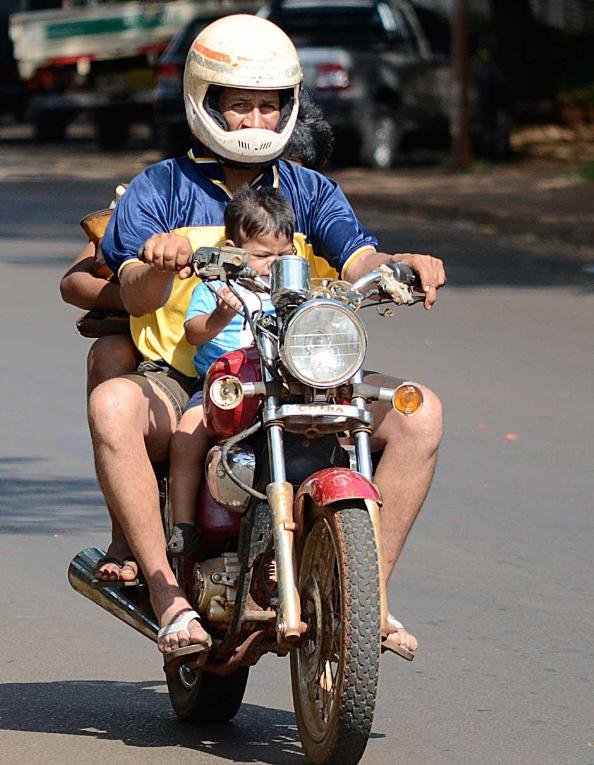 Sala IV ordena al MOPT reglamentar especificaciones en cascos para motociclistas