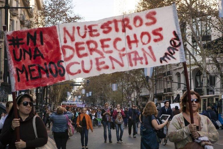 Atentar contra los derechos de las mujeres perjudica a toda la sociedad