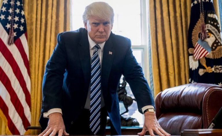 Trump arriesga cierre de gobierno con el muro