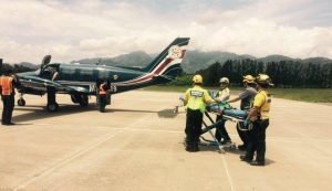 Niño de 7 años es trasladado en avioneta desde Upala tras sufrir accidente de tránsito