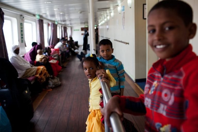 Gobiernos de América Latina se reúnen para discutir sobre migrantes atrapados en crisis