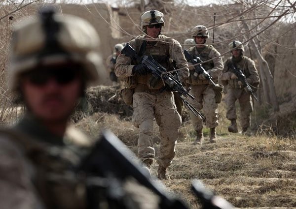 Merkel defiende el envío de tropas de la OTAN al este de Europa