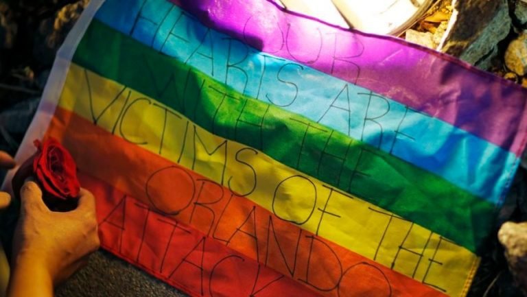 Tribunal falla a favor de trabajadores LGBT en Chicago