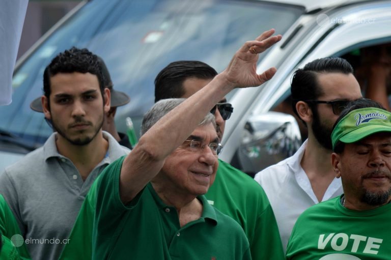 Comisión del Congreso rechaza llamar a comparecer al expresidente Óscar Arias