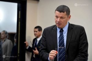 Óscar López amenaza con intervenir el Parque de Diversiones