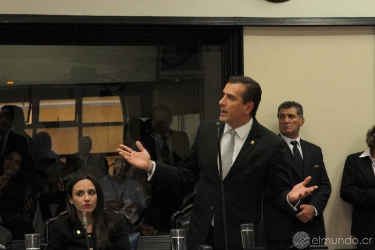 Otto Guevara: “El señor presidente está obsesionado con los impuestos”