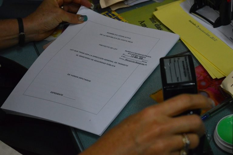 ​Solís presenta proyecto para eliminar el CONAVI