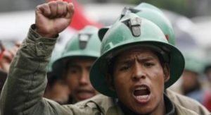 Sindicatos mineros de Perú aprueban huelga en junio