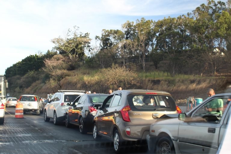 Accidentes múltiples y ausencia de Tránsito hacen más pesado el paso por “La Platina” este domingo