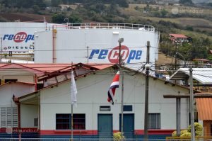 Aresep niega haber cargado costos de fallida refinería en costos de combustible