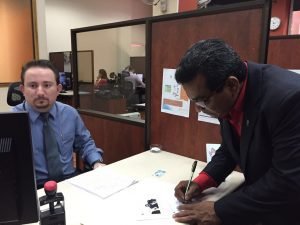 Carlos Hernández presenta recurso de amparo contra el Frente Amplio